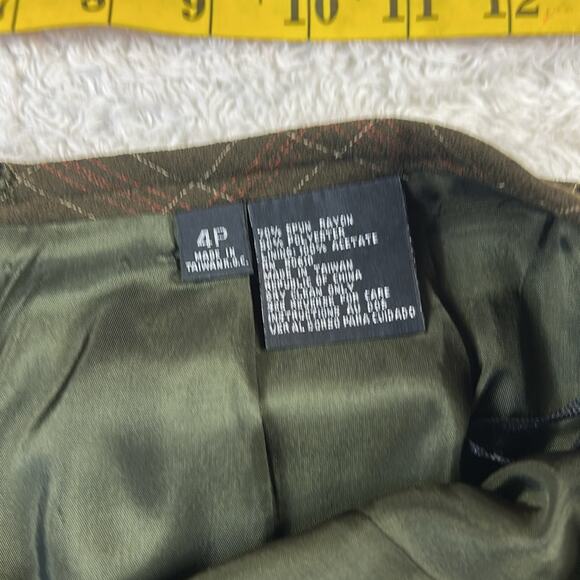 Y2K Kasper A.S.L. Petite two piece Green check and velvet collar skirt suit, 4P - Picture 11 of 12